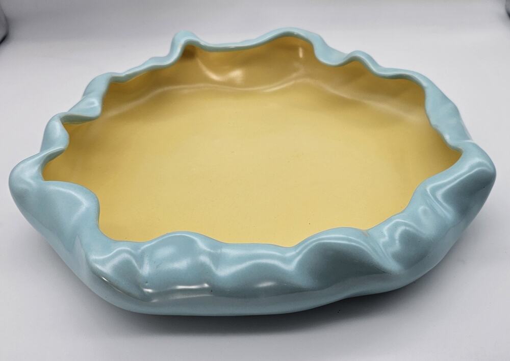 Vintage Metlox PoppyTrail Blue & Yellow Free Form Centerpiece Bowl MCM USA